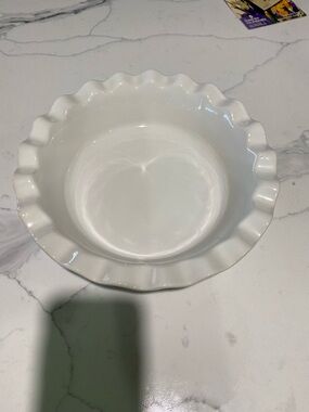 White Ceramic Ruffled Pie Dish - Classic Bakeware